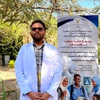 متطوع طبي ضمن التغطية الطبية للطلاب